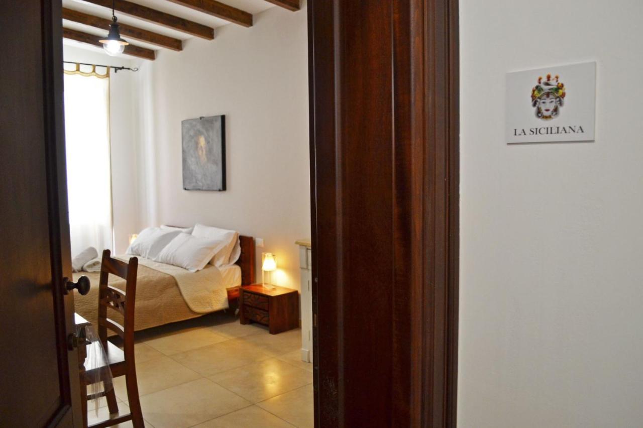 Il Moro E La Siciliana Apartman Trapani Kültér fotó